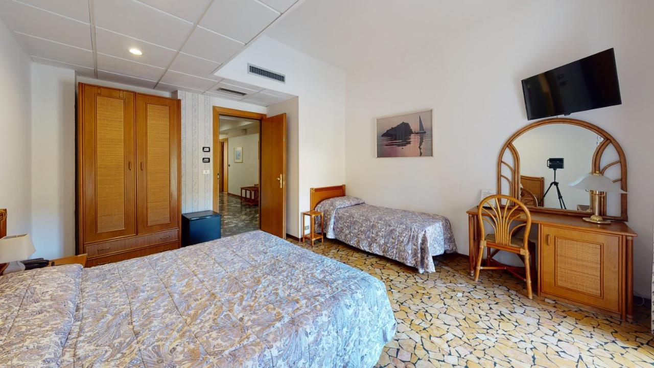 Hotel Zunino Споторно Экстерьер фото