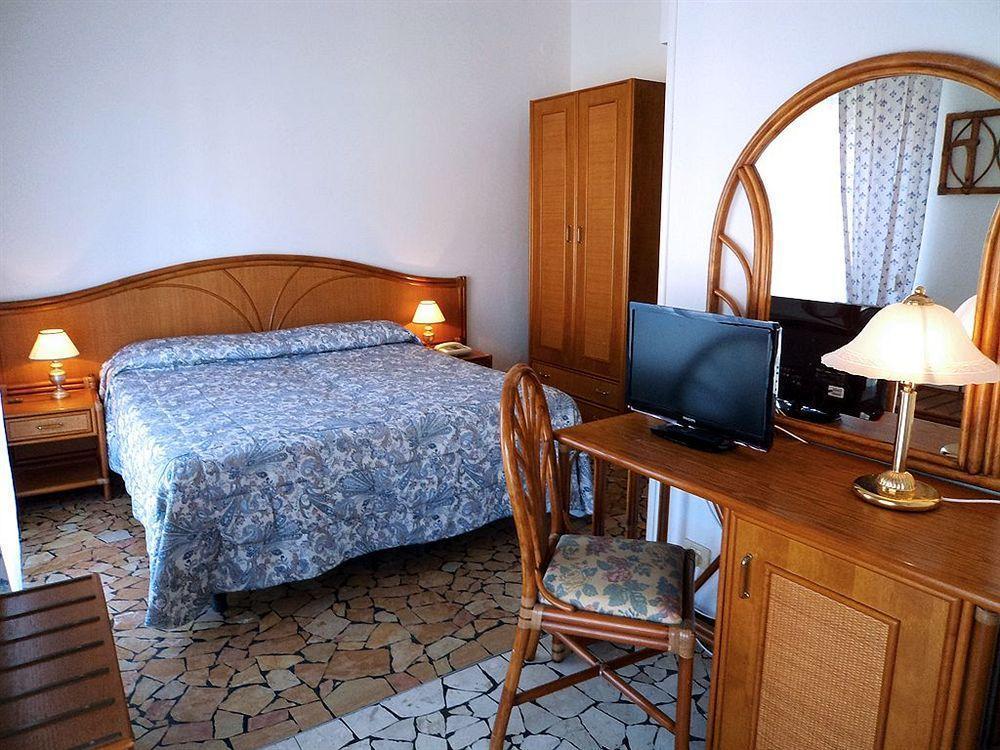 Hotel Zunino Споторно Экстерьер фото