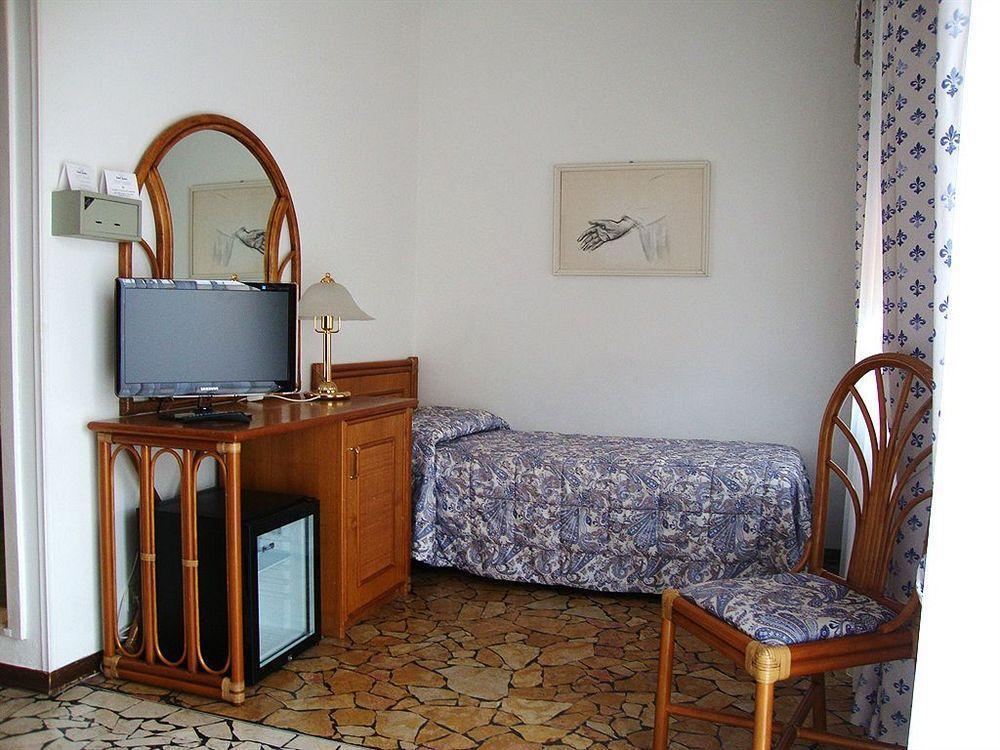 Hotel Zunino Споторно Экстерьер фото